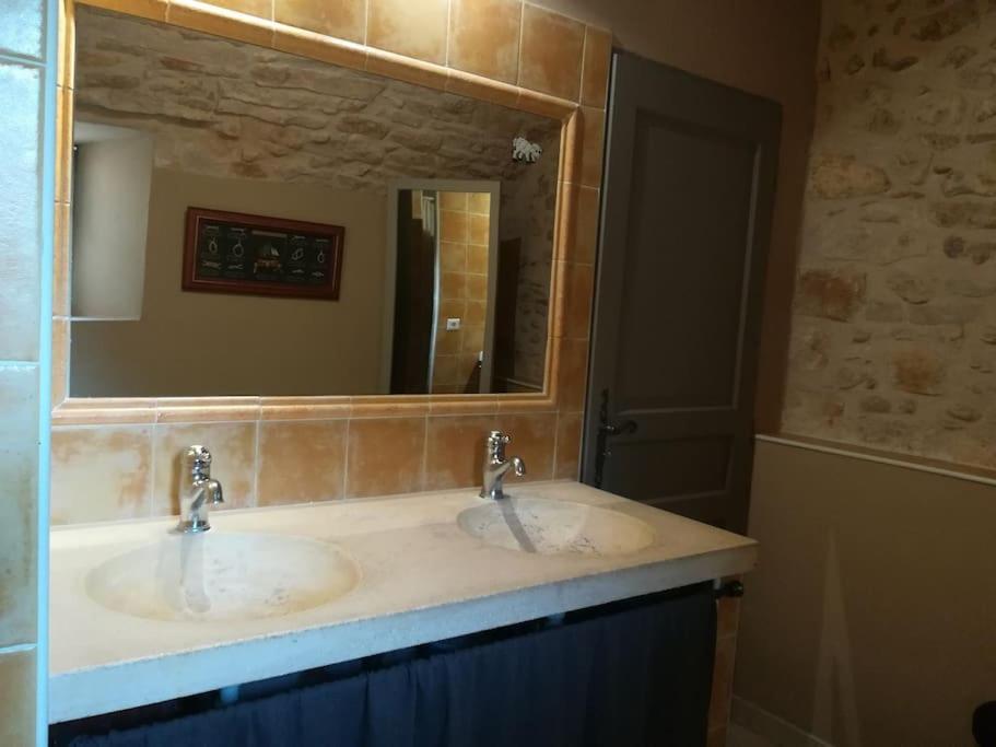 Gite De Charme 80 M², Piscine, Proche D'Uzes. Vezenobres Kültér fotó