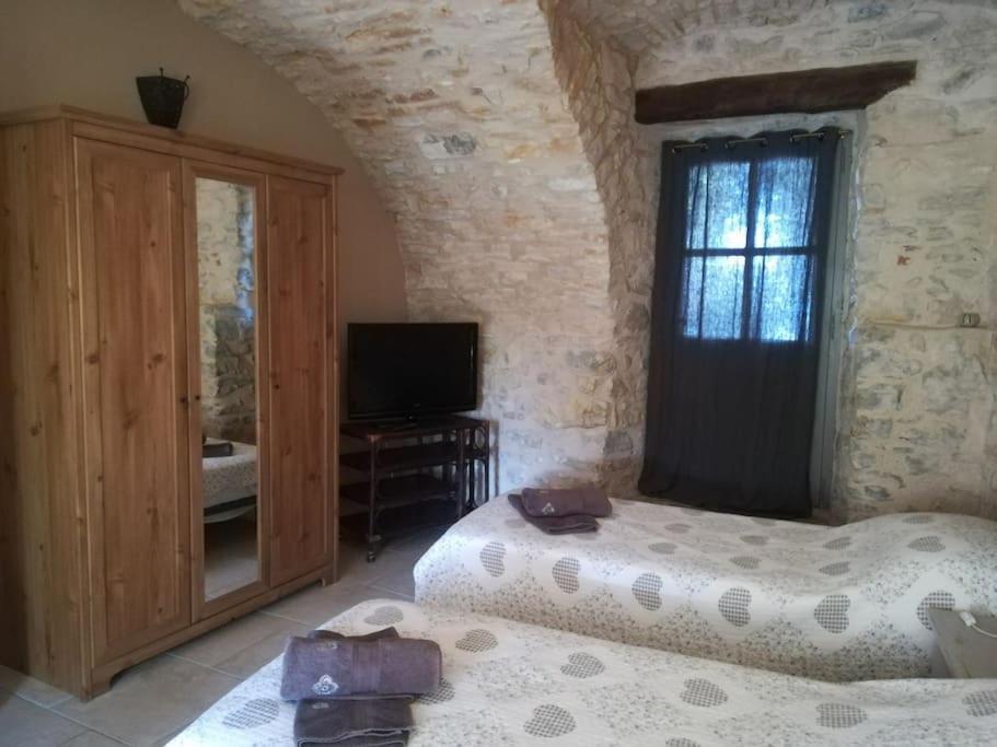 Gite De Charme 80 M², Piscine, Proche D'Uzes. Vezenobres Kültér fotó