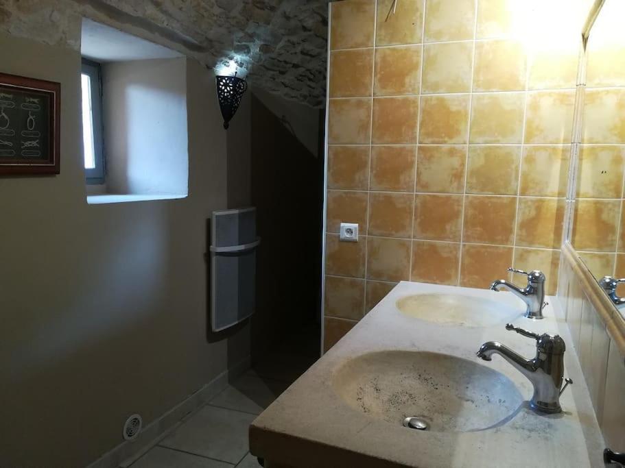Gite De Charme 80 M², Piscine, Proche D'Uzes. Vezenobres Kültér fotó