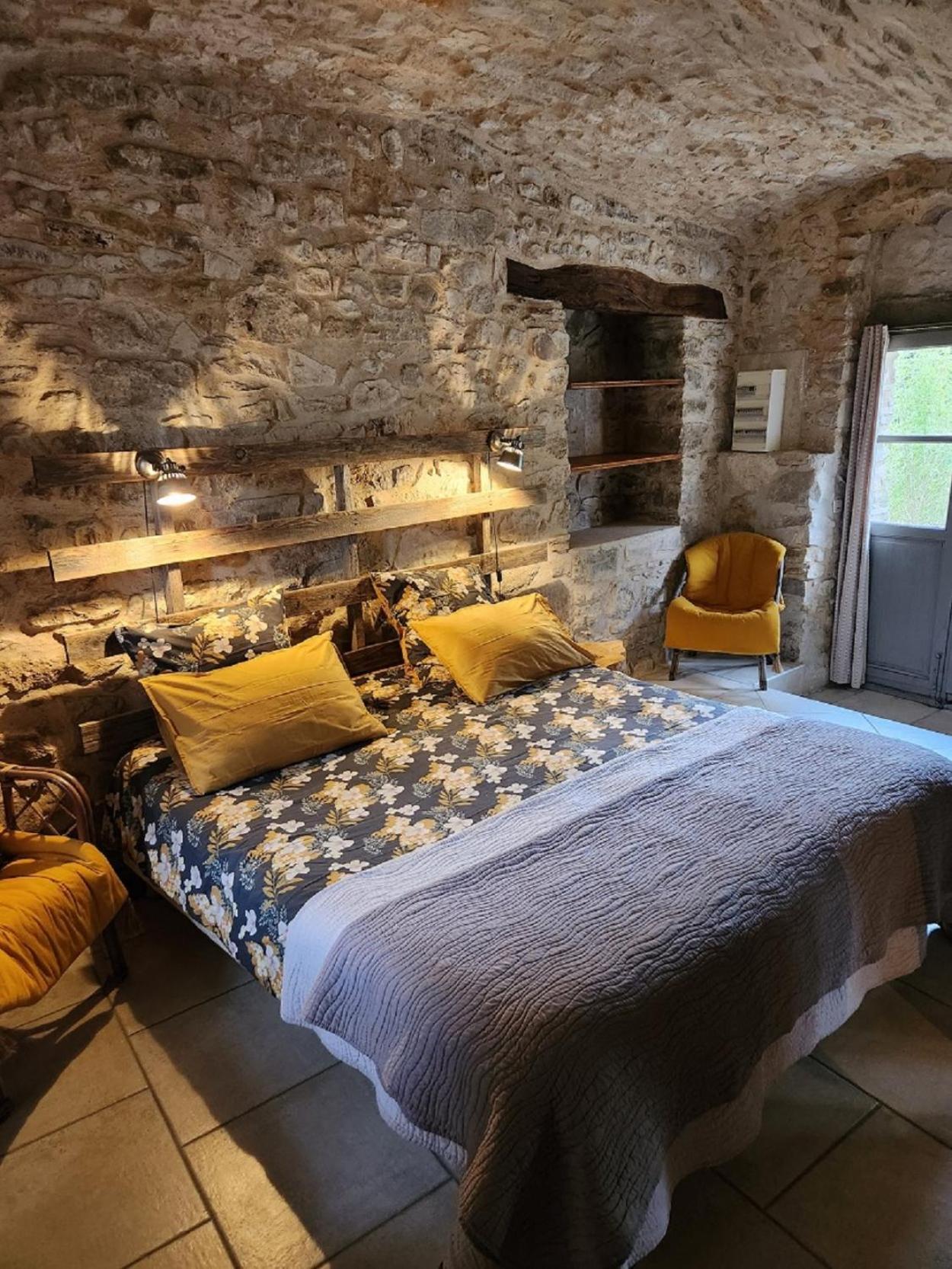 Gite De Charme 80 M², Piscine, Proche D'Uzes. Vezenobres Kültér fotó